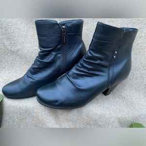 Blondo Women’s Size 8 Leather Ankle Boot with Heel